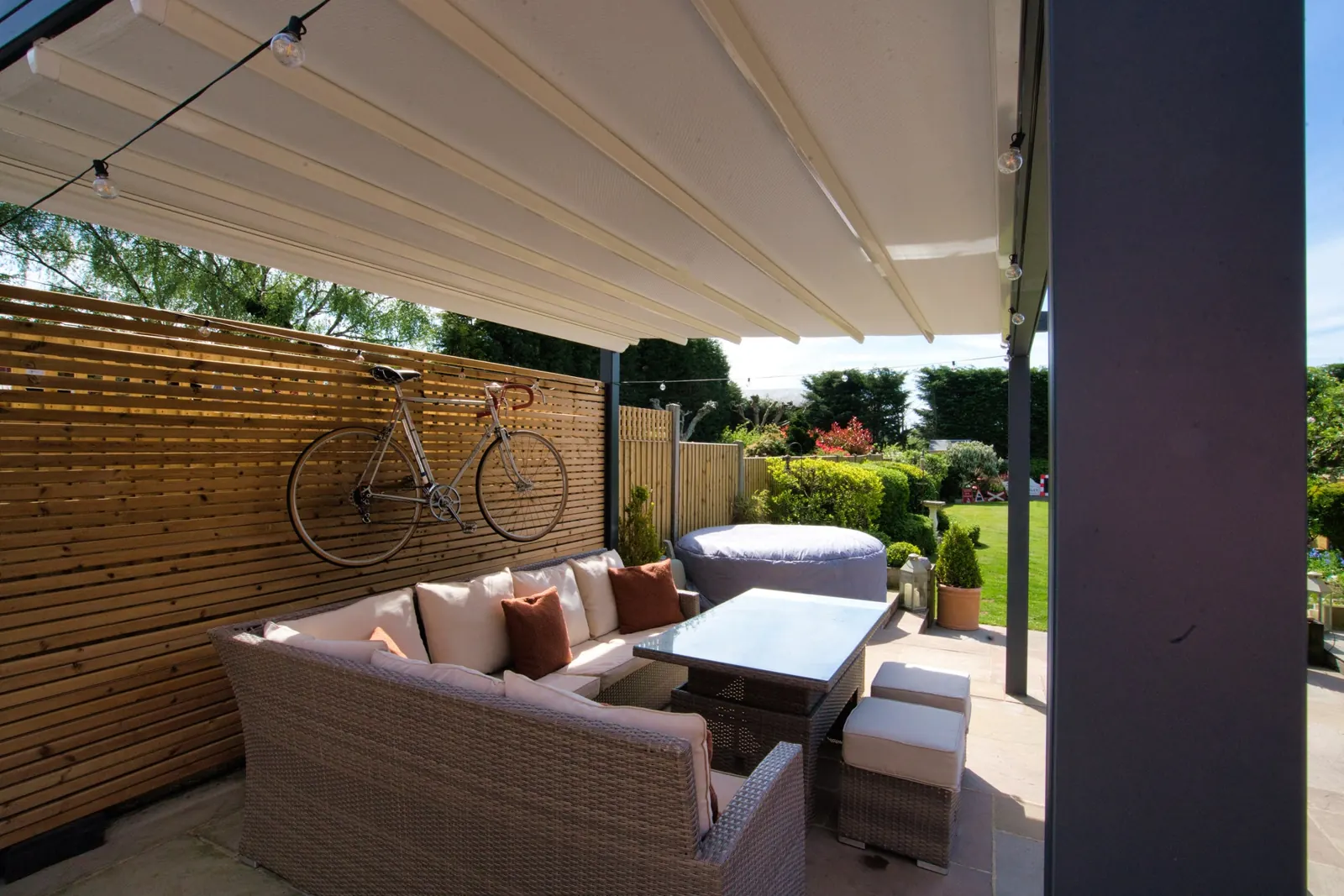 Folding roofs