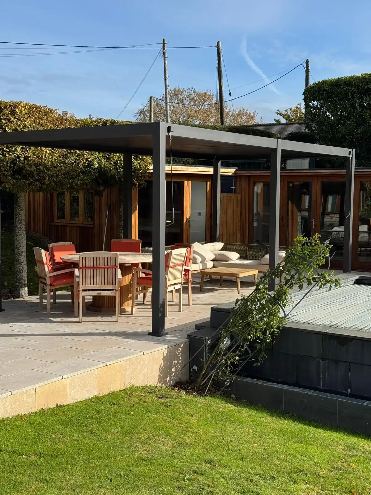 Outdoor lounge
